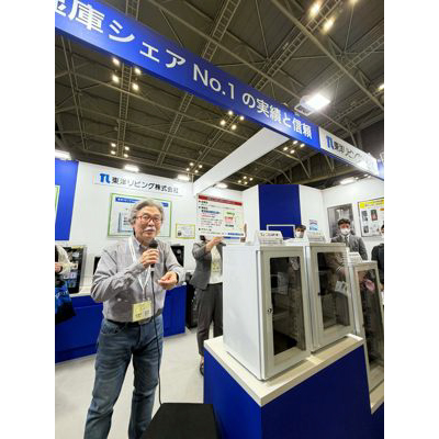 ���m���r���O�̃z���C�g�V���[�Y